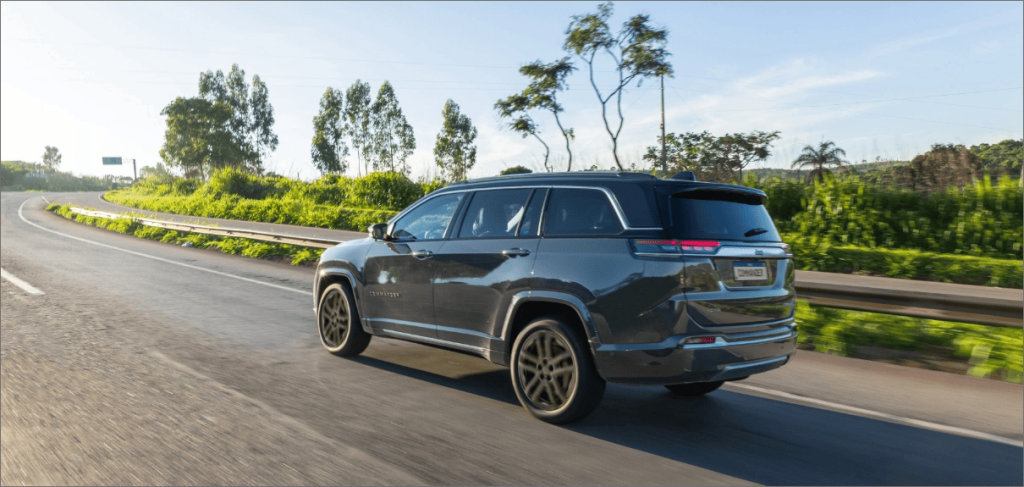 Jeep Commander Overland 2.2 Diesel 4x4 pronto para test drive na Amorim Executivo de Vendas.
